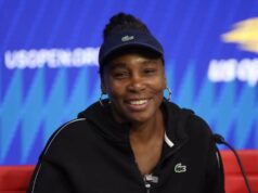 Venus Williamsová reaguje, keď Zarina Diyas oznamuje odchod do dôchodku Autor fotografie Scott Taetsch/Getty Images