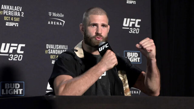 Video: Živý prenos mediálneho dňa 'UFC 327: Procházka vs. Ulberg' Download app from appStore