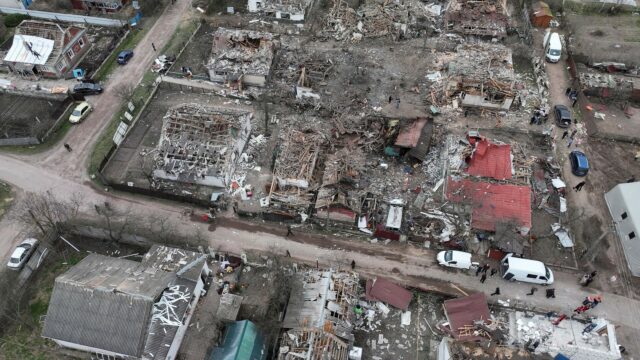 Video ukazuje moment, kedy ruský dron zasiahol byt na Ukrajine | Rusko-ukrajinská vojna
