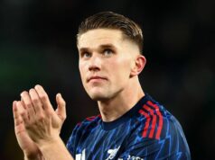 Viktor Gyokeres priznáva nervy Arsenalu Premier League a vyzýva spoluhráčov, aby odpovedali LISABON, PORTUGALSKO - 7. apríla: Viktor Gyokeres z Arsenalu tlieska fanúšikom na konci štvrťfinálového zápasu UEFA Champions League 2025/26 medzi Sporting Clube de Portugal a Arsenal FC na Estadio Jose Alvalade 7. apríla 2026 v portugalskom Lisabone. (Foto: Chris Brunskill/Fantasista/Getty Images)