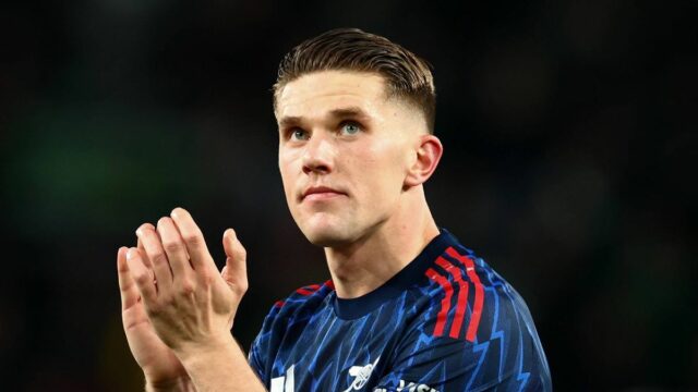 LISABON, PORTUGALSKO - 7. apríla: Viktor Gyokeres z Arsenalu tlieska fanúšikom na konci štvrťfinálového zápasu UEFA Champions League 2025/26 medzi Sporting Clube de Portugal a Arsenal FC na Estadio Jose Alvalade 7. apríla 2026 v portugalskom Lisabone. (Foto: Chris Brunskill/Fantasista/Getty Images)