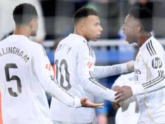 Vinicius Jr a Jude Bellingham sa počas odchodu z Ligy majstrov zapojili do hádky „zavri hubu“. Vinicius Jr a Jude Bellingham sa počas odchodu z Ligy majstrov zapojili do hádky „zavri hubu“.