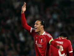 Virgil van Dijk kritizoval za napádanie Joea Gomeza, keď sa Liverpoolska kríza po prehre s PSG prehlbuje Virgil van Dijk kritizoval za napádanie Joea Gomeza, keď sa Liverpoolska kríza po prehre s PSG prehlbuje