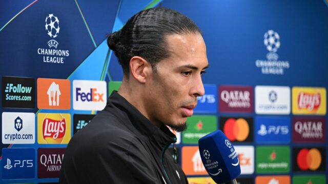 Kapitán Liverpoolu Virgil van Dijk hovorí pre médiá