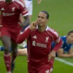 Virgil van Dijk strelil posledného víťaza po dychu, keď Liverpool porazil Everton v dramatickom Merseyside derby