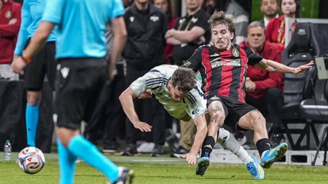 Víťaz zápasu tínedžerov vedie Nové Anglicko, Atlanta kĺzavá
