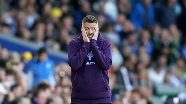 Manažér Wolves Rob Edwards počas ťažkej porážky s Leedsom na Elland Road