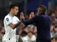 Vnútri krízy Marseille po Roberto De Zerbi: Ako „nonšalantný postoj Masona Greenwooda podráždil trénerský personál“, prečo by mohol toto leto opustiť klub – a „nerozpoznateľná“ bývalá hviezda Spurs, ktorá je typická pre ich pochmúrnu formu Mason Greenwood (vľavo) sa dostal pod paľbu pre svoju „nonšalantnú“ reč tela