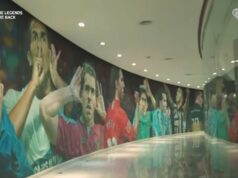 Vnútri sídla legendy Man Utd s bláznivou „sieňou slávy“ zosmiešňovanej bývalým spoluhráčom Ji-Sung Park, Patrice Evra a Carlos Tevez boli najlepší priatelia