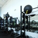 Vnútri základne anglickej centrály Svetového pohára - telocvičňa a tréningové ihriská