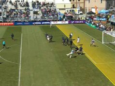 Vôbec prvý gól strelený na základe pravidla o ofsajde Arséna Wengera pri „dennom svetle“ počas pokusu vyvolal zmiešané reakcie fanúšikov – myslíte si však, že by sa mal zaviesť celosvetovo? Nové pravidlo o ofsajde Arséna Wengera o „dennom svetle“ bolo prvýkrát použité v sobotu, keď Alejandro Diaz (druhý vrch obrazovky vo svetlomodrom tričku) skóroval za Pacific FC v Kanade.