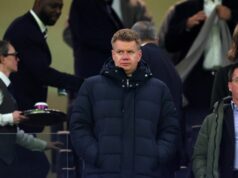 Vyhlásenie Johana Langeho strašne zostarlo, keďže sa potvrdilo nové zranenie Tottenhamu Johan Lange športový riaditeľ Tottenham Hotspur počas zápasu MD7 fázy Ligy majstrov UEFA 2025/26 medzi Tottenhamom Hotspur a Borussiou Dortmund na štadióne Tottenham Hotspur 20. januára 2026 v Londýne, Anglicko