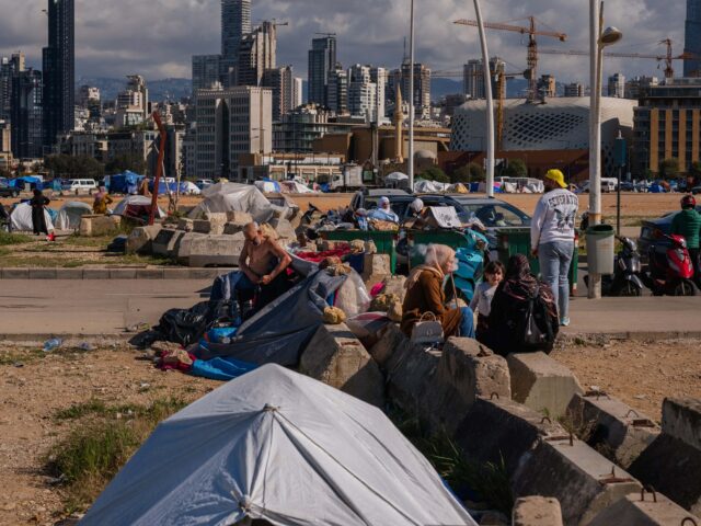 Vysídlení Libanonci v Bejrúte si nie sú istí, či môžu dôverovať prímeriu | Americko-izraelská vojna proti Iránu
