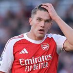 Viktor Gyokeres z Arsenalu reaguje na premárnenú šancu počas zápasu Premier League medzi Arsenalom a Manchestrom City na Emirates Stadium 21. septembra 2025 v Londýne v Anglicku.