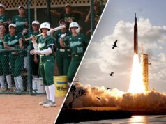 Vysokoškolskí softbalisti pozastavili hru, aby mohli sledovať štart rakety na Mesiac Vysokoškolskí softbalisti pozastavili hru, aby mohli sledovať štart rakety na Mesiac