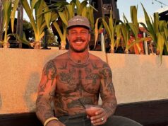 Vyzerá ako futbalová hviezda – ale tento 32-ročný mladík je veľmi dôležitou súčasťou VEĽMI odlišného Austrálskeho športu Tom McLackland (na snímke) exkluzívne pre Daily Mail hovoril o tom, aký je život podkúvača