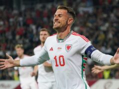 Waleská futbalová legenda Aaron Ramsey pobeží na londýnskom maratóne pre charitu Waleská futbalová legenda Aaron Ramsey pobeží na londýnskom maratóne pre charitu