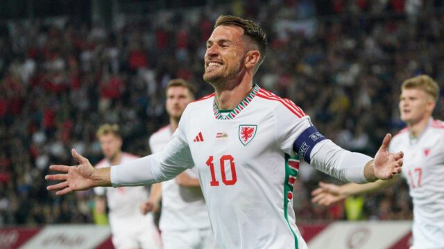 Waleská futbalová legenda Aaron Ramsey pobeží na londýnskom maratóne pre charitu
