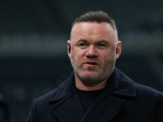 Wayne Rooney je „pripravený na zápas dňa“ už po jednej sezóne napriek obrovskej zmluve Wayne Rooney sa pozerá