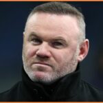 Wayne Rooney v súboji o titul Arsenal vs Man City