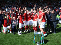 York City postúpil do League Two po vyrovnaní v 103. minúte na ihrisku Rochdale Download app from appStore