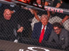 Začiatok UFC v Bielom dome bol oznámený, keďže je potvrdený rozvrh týždňa boja Prezident a generálny riaditeľ UFC Dana White (vľavo) s blízkym priateľom Donaldom Trumpom (v strede) (Getty)