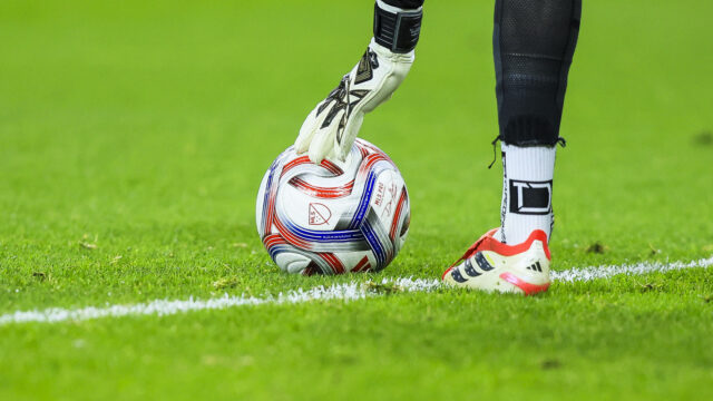 Zápas Manchestru United bol prerušený pre problém s dronom
