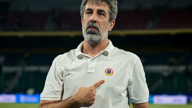 Zaťatá päsť, tichá revolúcia — Myšlienka Východného Bengálska pod vedením lightbox-info