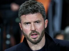 Zdá sa, že Michael Carrick zavedie zákaz pre Man Utd po tom, čo Arne Slot povedal „to sa mi nepáči“. Michael Carrick otočil šťastie v Man United.
