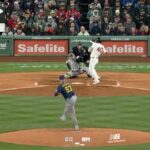 Brandon Woodruff chytil Willsona Contrerasa nadhozom po prstoch počas tretieho striedania