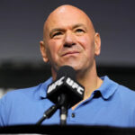 SEATTLE, WASHINGTON – 28. marca: Prezident a generálny riaditeľ UFC Dana White hovorí počas tlačovej konferencie po zápase počas UFC Fight Night: Adesanya vs Pyfer v Climate Pledge Arena 28. marca 2026 v Seattli, Washington. (Foto: Mat Hayward/Getty Images)