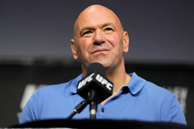 SEATTLE, WASHINGTON – 28. marca: Prezident a generálny riaditeľ UFC Dana White hovorí počas tlačovej konferencie po zápase počas UFC Fight Night: Adesanya vs Pyfer v Climate Pledge Arena 28. marca 2026 v Seattli, Washington. (Foto: Mat Hayward/Getty Images)