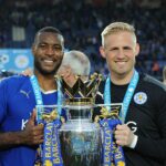 Obranca Wes Morgan (vľavo) viedol Leicester City k titulu Premier League v roku 2016 a k sláve v FA Cupe v roku 2021