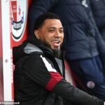 Colin Kazim-Richards prišiel ako šéf Crawley minulý mesiac, keď bojujú o zotrvanie v League Two