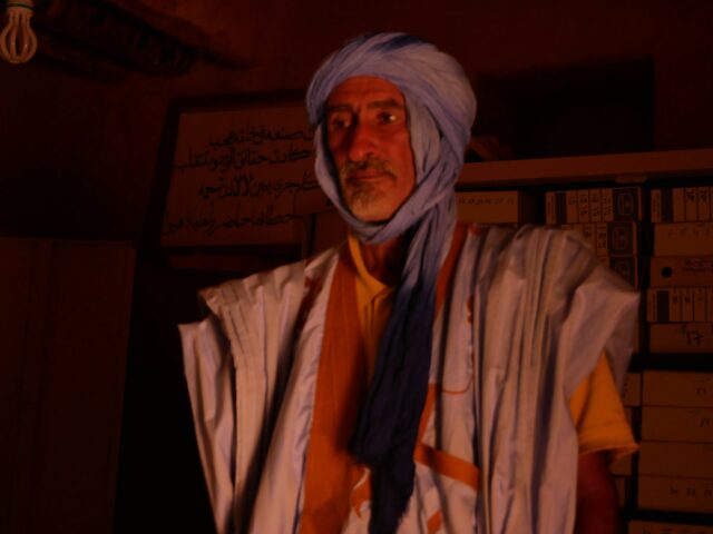 „Musím ich chrániť“: Muž, ktorý stráži vzácne islamské knihy Mauritánie | Umenie a kultúra
