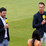 Michael Vaughan (vpravo) podporuje Jimmyho Andersona (vľavo), aby sa Ashes vrátil vo veku 45 rokov budúce leto