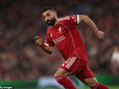 „Neodchádzaj pod mrakom“: Steven Gerrard odhaľuje „priamy“ rozhovor s Mohamedom Salahom po verejnom spore s Arne Slotom – a vysvetľuje, prečo „je správne načasovanie“ odchodu krídelníka Liverpoolu Mohamed Salah na konci sezóny opustí Liverpool a Steven Gerrard verí, že je to správne rozhodnutie