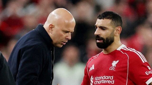 „Neuveriteľný“ Salah môže vyhrať ďalšie trofeje pred odchodom z Liverpoolu, hovorí Slot
