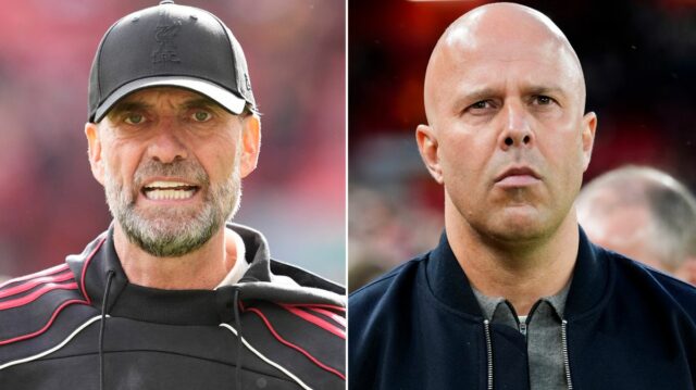 Bývalý tréner Liverpoolu Jurgen Klopp a súčasný hlavný tréner Arne Slot