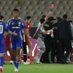 „Premena futbalu na trosky“ – zúrivosť nad rozhodnutím VAR