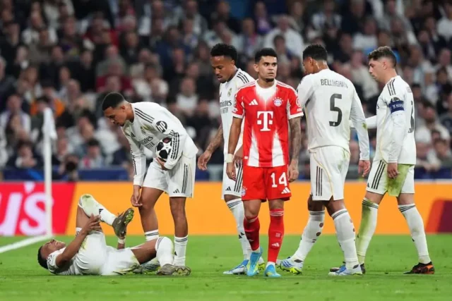 „S*ali sme to“ – hviezda Realu Madrid nahnevaná na spoluhráčov po porážke Bayernu
