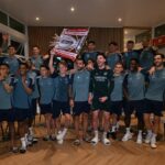 Hráči Arsenalu oslavujú zisk titulu v Premier League