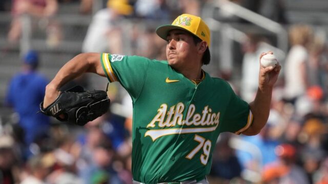 A propaguje najlepšieho kandidáta, LHP Gage Jump, so zraneným Aaronom 23. februára 2026; Scottsdale, Arizona, USA; Atletický nadhadzovač Gage Jump (79) hádže proti San Francisco Giants v tretej smene na štadióne Scottsdale. Povinný kredit: Rick Scuteri-Imagn Images