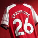 Tričko Arsenal s potlačou „Champions 26“.