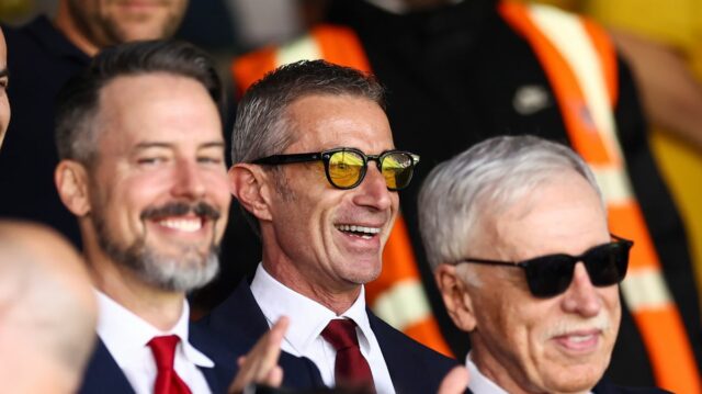 Josh Kroenke použil svoje prstene z americkej športovej franšízy, aby inšpiroval Andreu Bertu do prestupového šialenstva Arsenalu