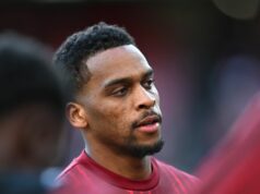Aktualizácia Jurriena Timbera, keď potvrdil cestujúci Arsenal na finále PSG Ligy majstrov Jurrien Timber