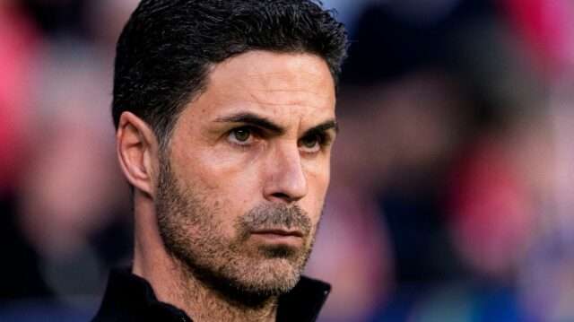 Mikel Arteta počas zápasu Arsenalu