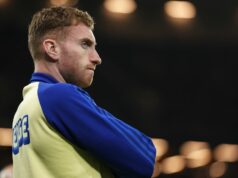 Aktualizácie zranení Tottenhamu a dátumy návratu – Solanke, Kulusevski, Vicario, Kudus a Romero Dejan Kulusevski zo Švédska sleduje pred zápasom play-off kvalifikácie ME 2026 medzi Švédskom a Poľskom v Strawberry Arene 31. marca 2026 vo švédskej Solne. (Foto: Linnea Rheborg - UEFA/UEFA cez Getty Images)