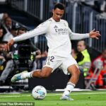 Alan Shearer naliehal na Thomasa Tuchela, aby zaradil Trenta Alexandra-Arnolda do zostavy Anglicka na majstrovstvách sveta, pričom trvá na tom, že kvalita obrancu Realu Madrid v držaní lopty môže byť rozhodujúca.