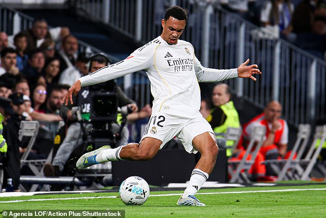 Alan Shearer trvá na tom, že Trent Alexander-Arnold musí byť Alan Shearer naliehal na Thomasa Tuchela, aby zaradil Trenta Alexandra-Arnolda do zostavy Anglicka na majstrovstvách sveta, pričom trvá na tom, že kvalita obrancu Realu Madrid v držaní lopty môže byť rozhodujúca.